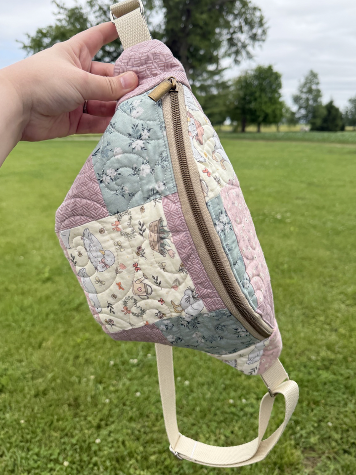 Small Goose Quilt Bum Bag