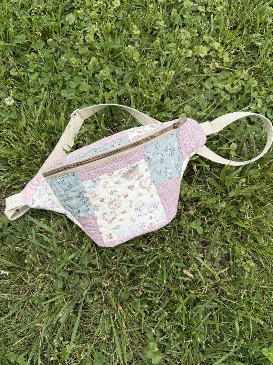 Small Goose Quilt Bum Bag
